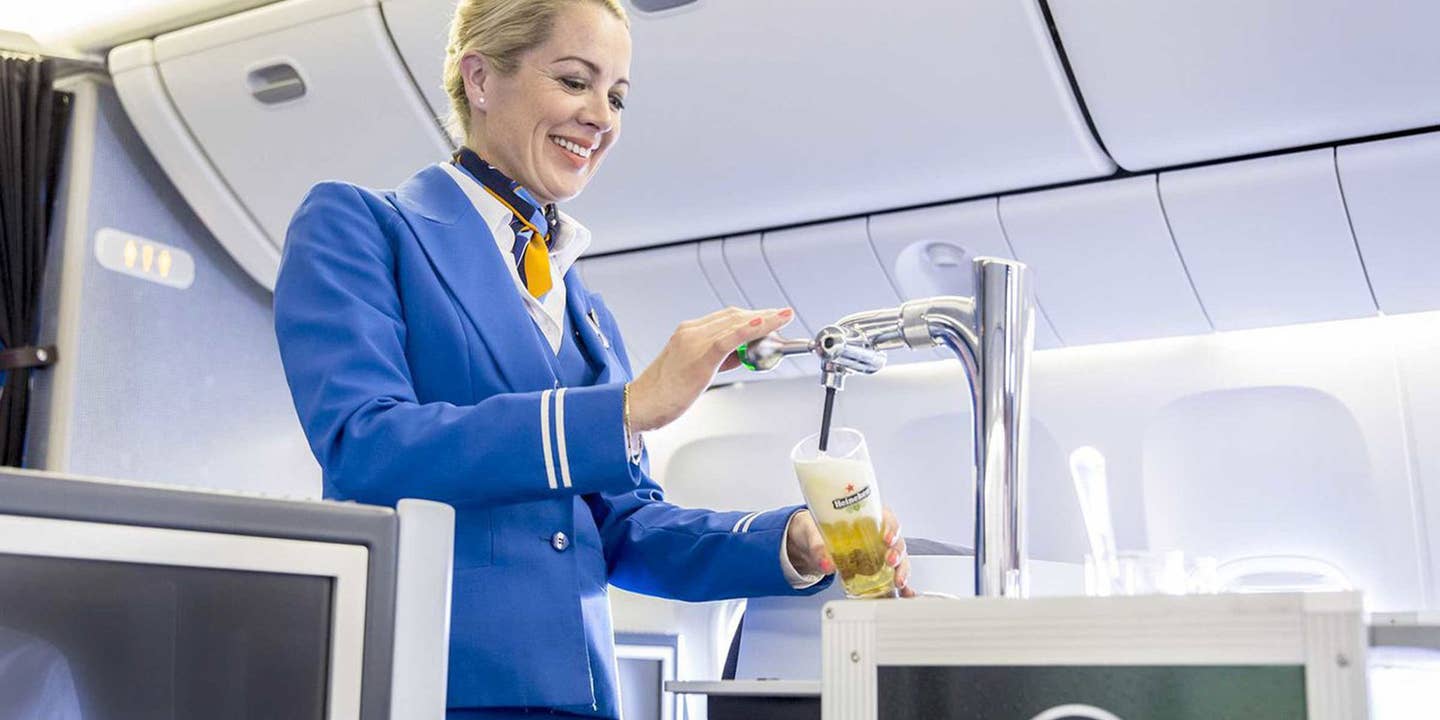 Holland&#8217;s KLM Airlines Set to Offer Draft Beer on Planes