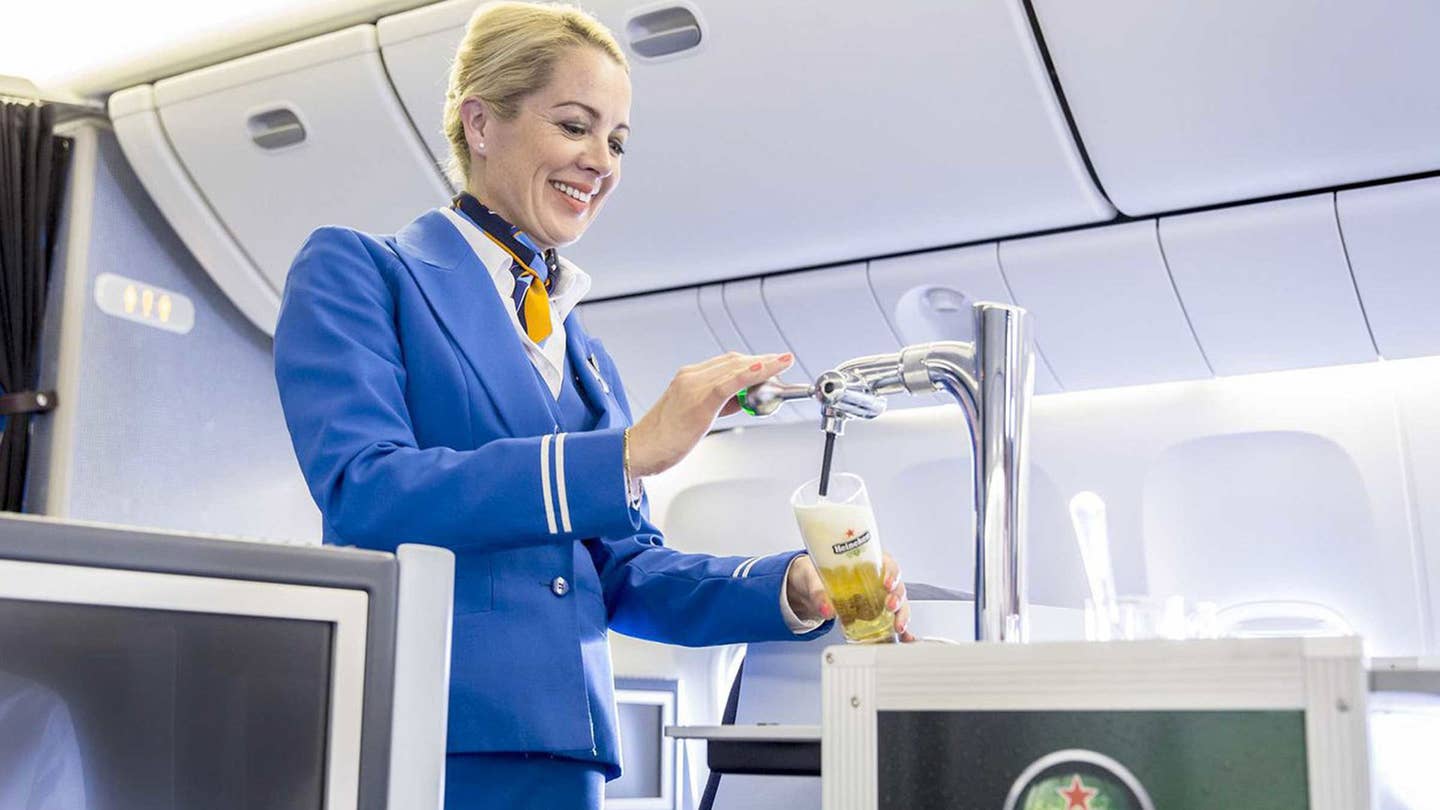 Holland’s KLM Airlines Set to Offer Draft Beer on Planes