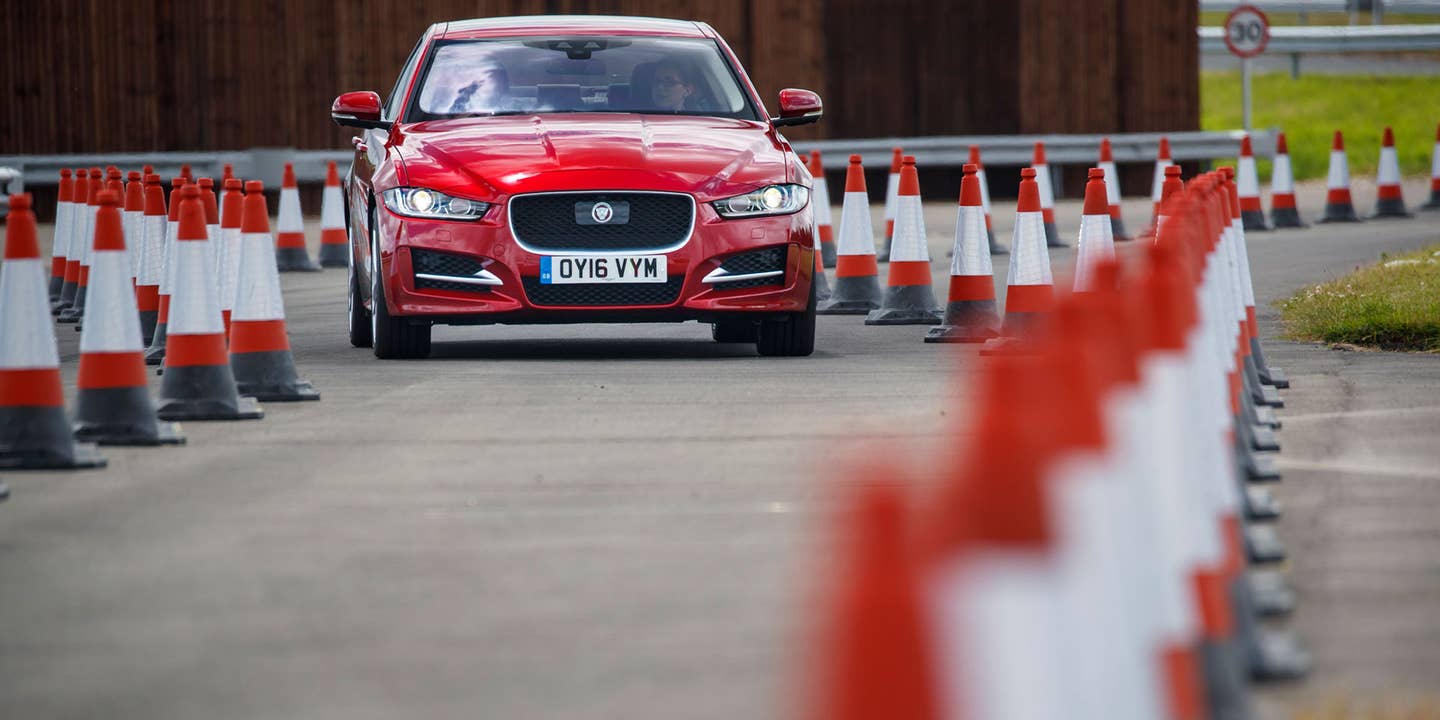 Jaguar Land Rover to Build 100 Self-Driving Research Vehicles