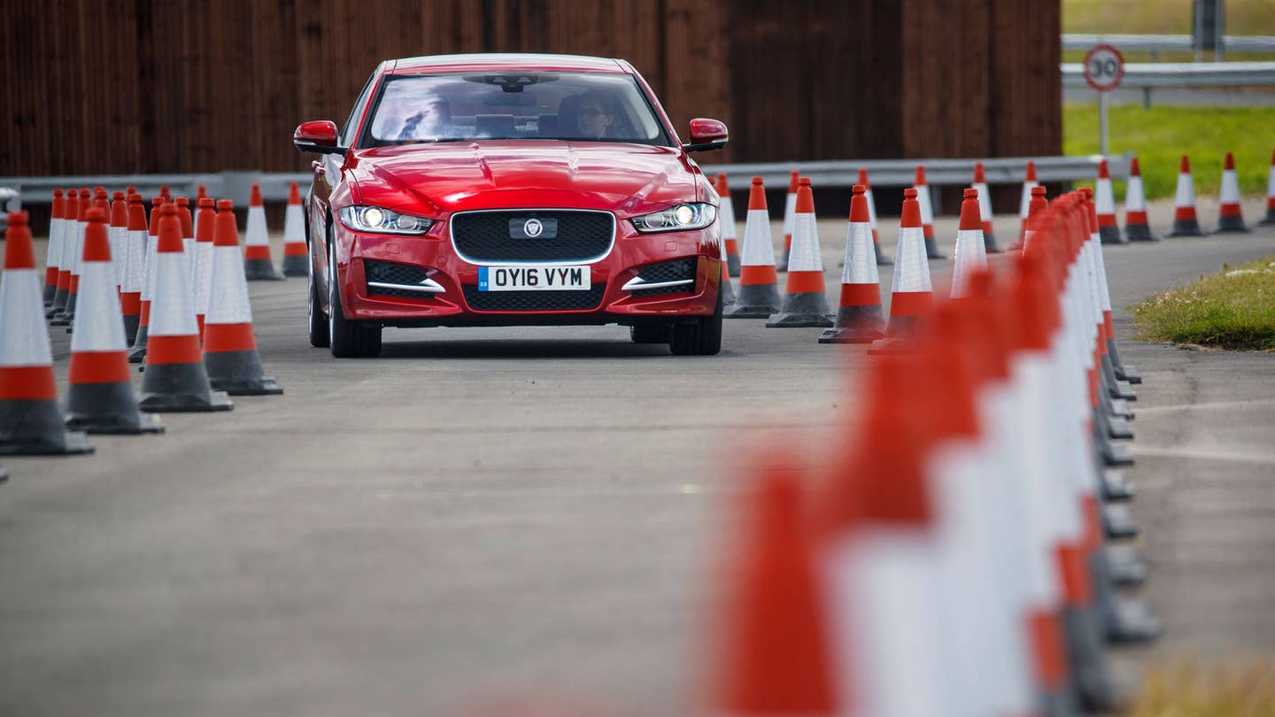 Jaguar Land Rover to Build 100 Self-Driving Research Vehicles