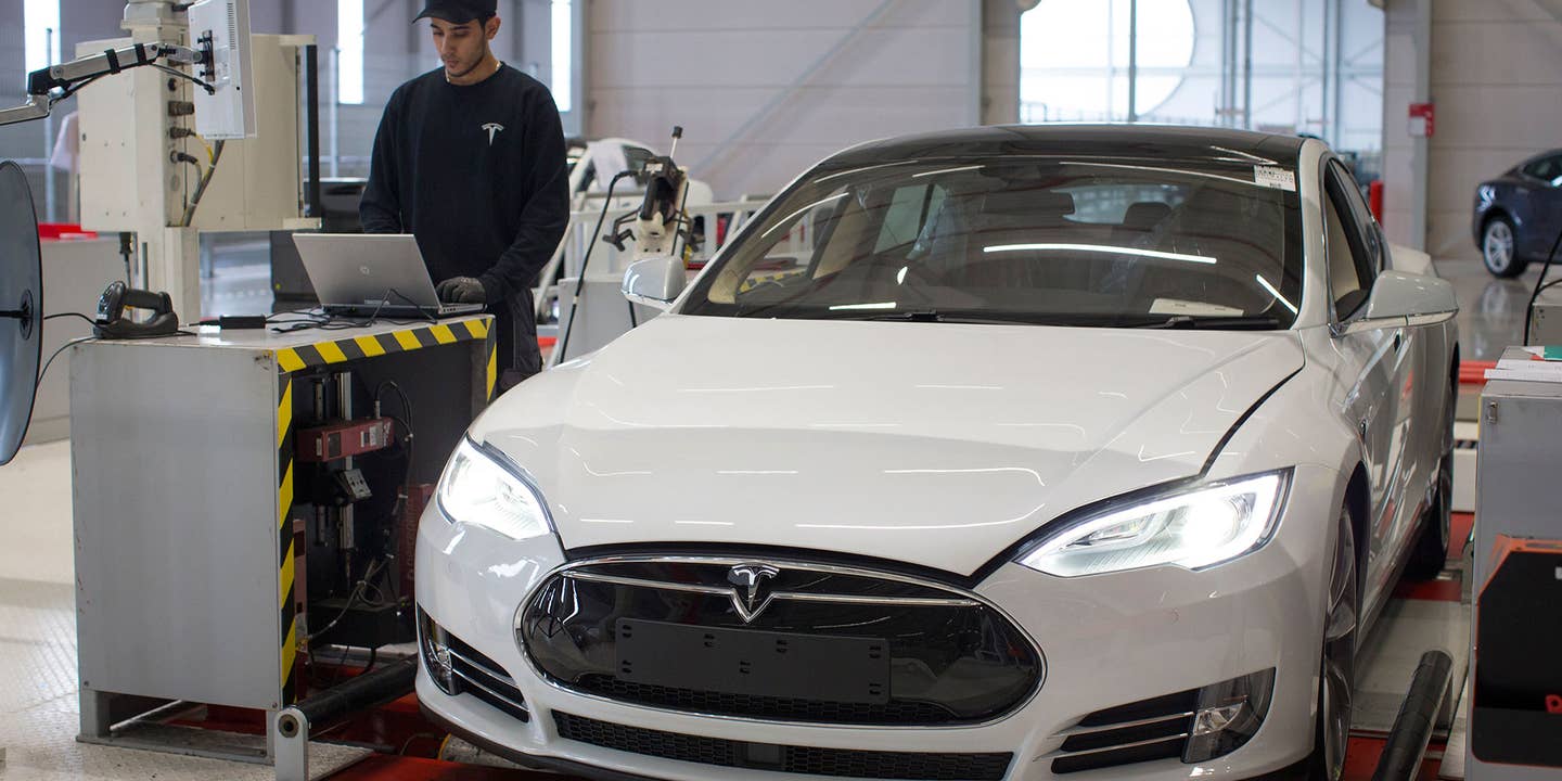 Elon Musk Says Tesla Is Working On an Autopilot Radar Fix