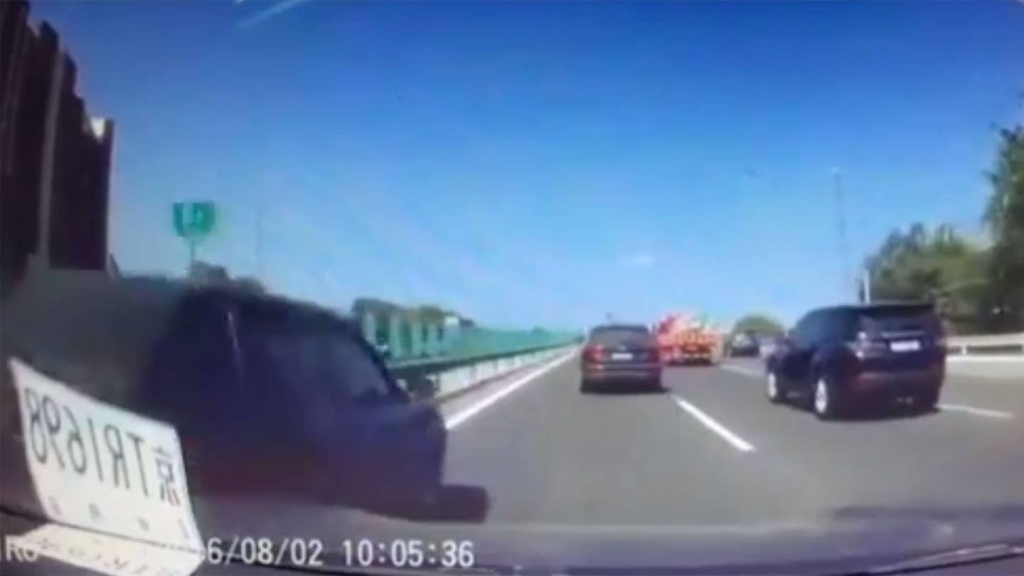 Tesla Driver Claims Autopilot Responsible for This Dashcam Crash