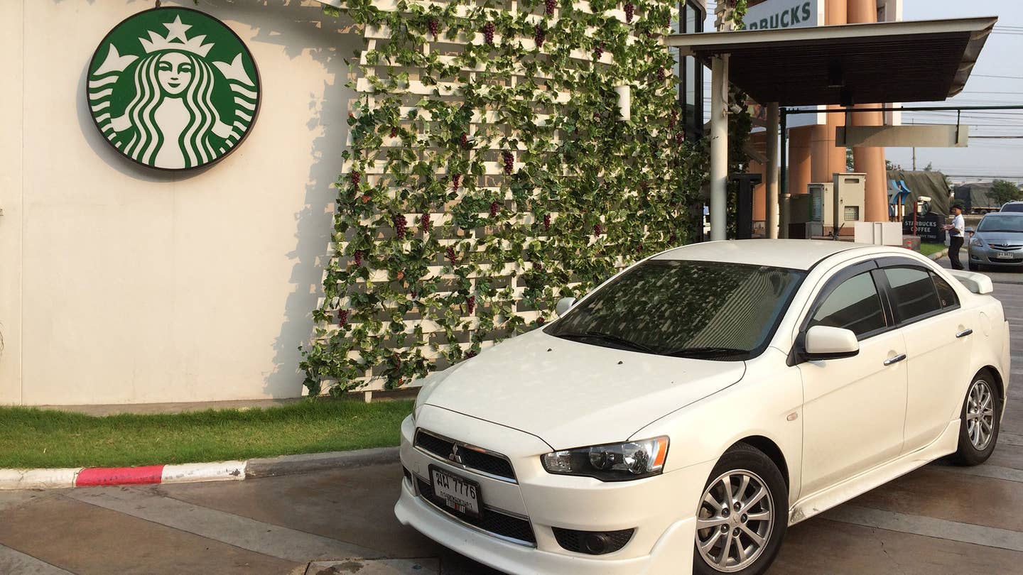 Lyft to Sell Ride-Hailing Gift Cards at Starbucks