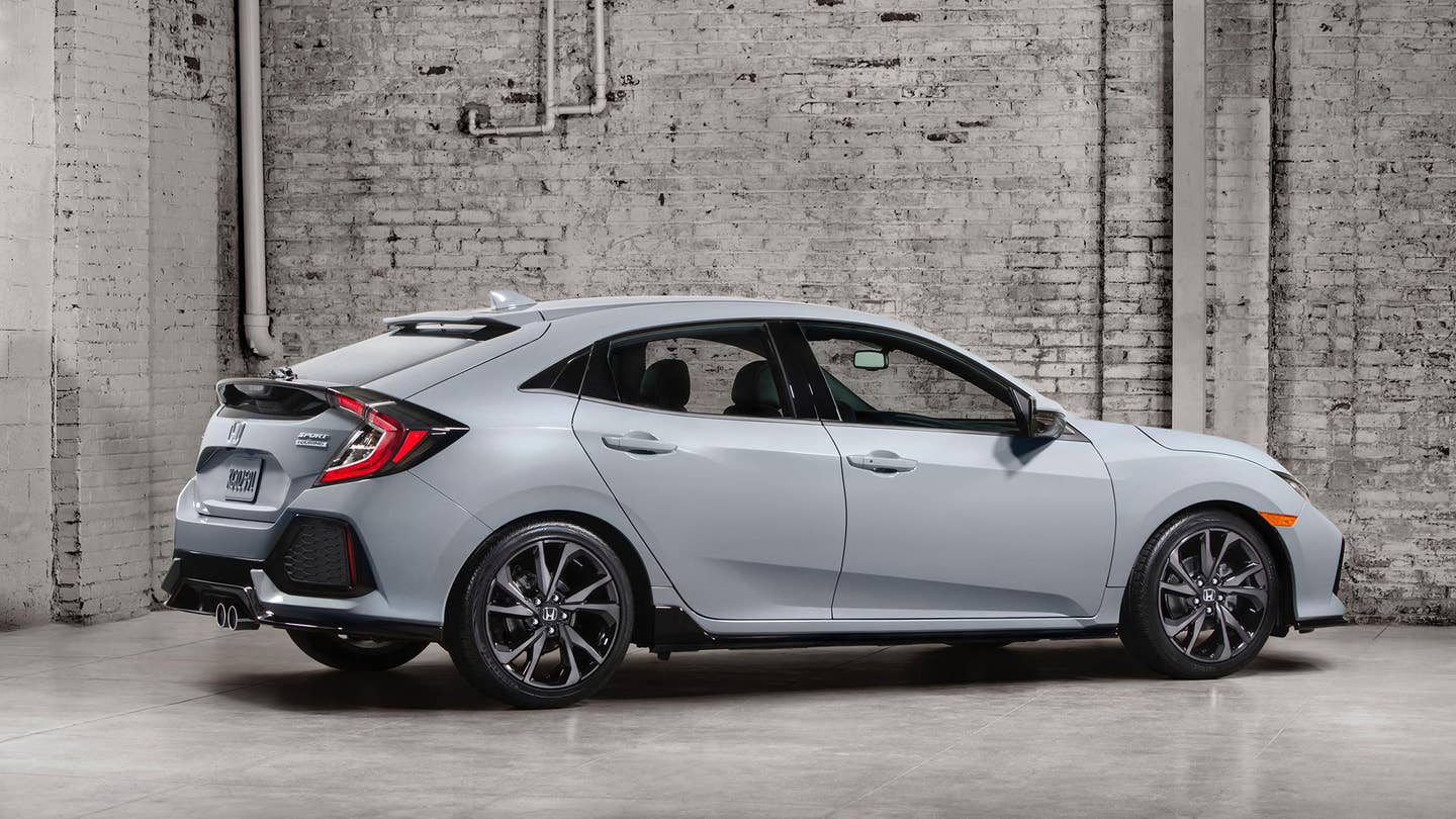 A First Look at the 2017 Honda Civic Hatchback