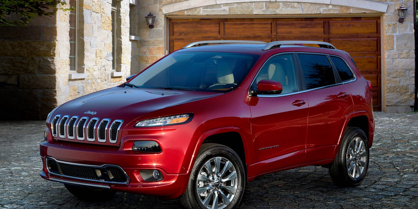The 2017 Jeep Cherokee Overland 4×4 Pays Homage to The Past While Exemplifying the Future