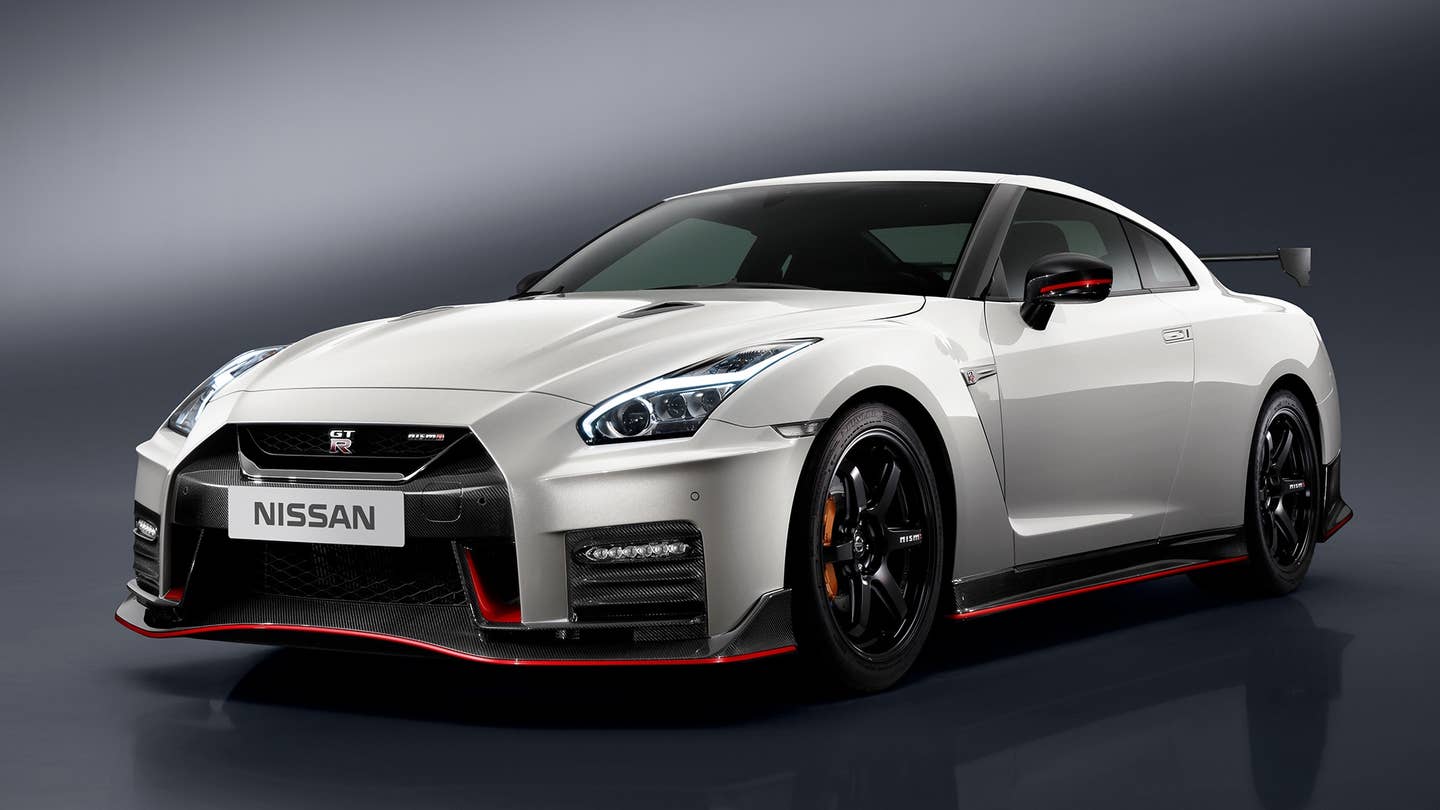 2017 Nissan GT-R NISMO Revealed, Packing More Downforce than Any Nissan Ever