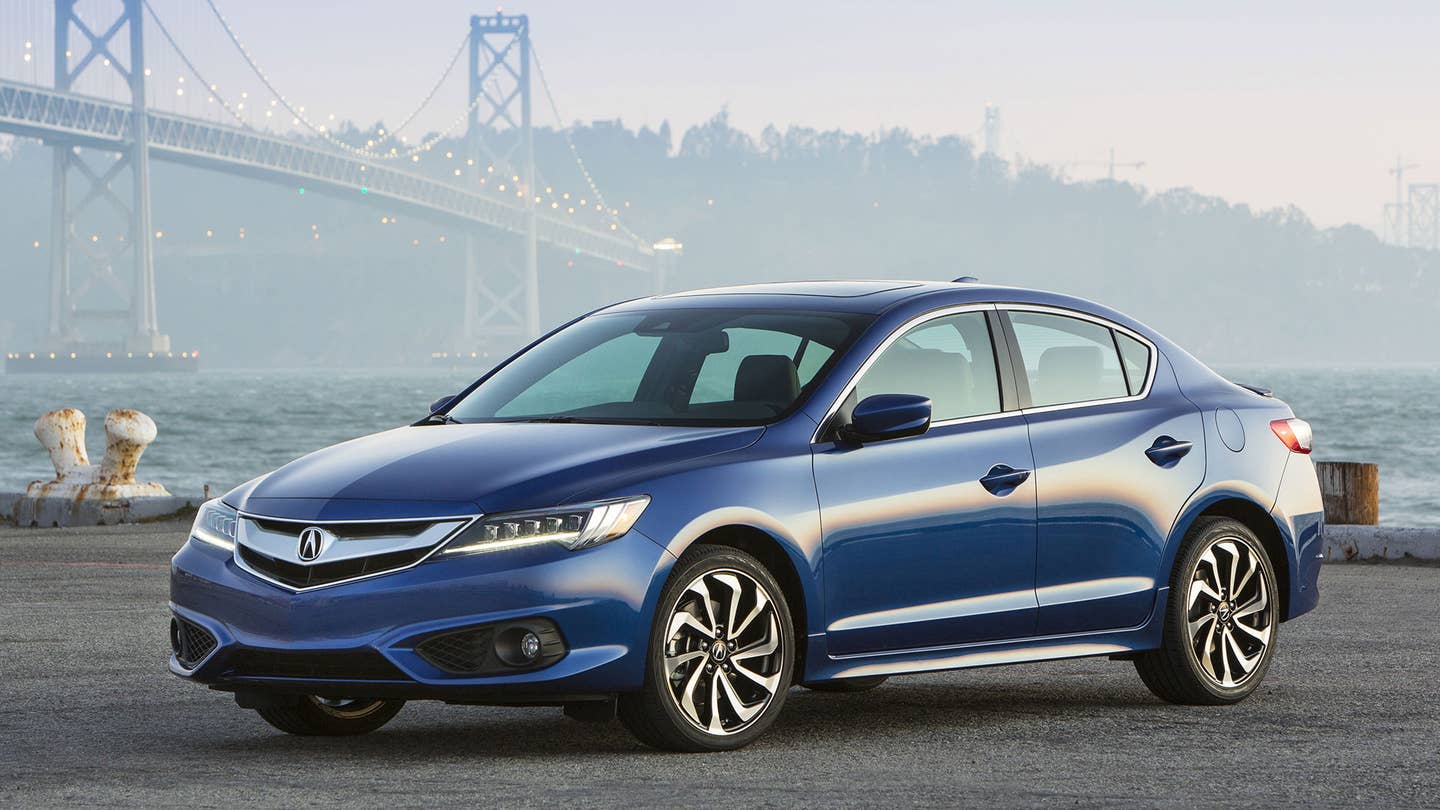The 2017 Acura ILX Is a Compact Car with Luxury Dreams