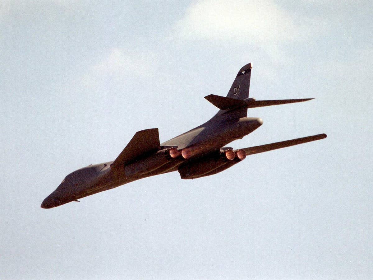 b-1b-bomber-art-11.jpg