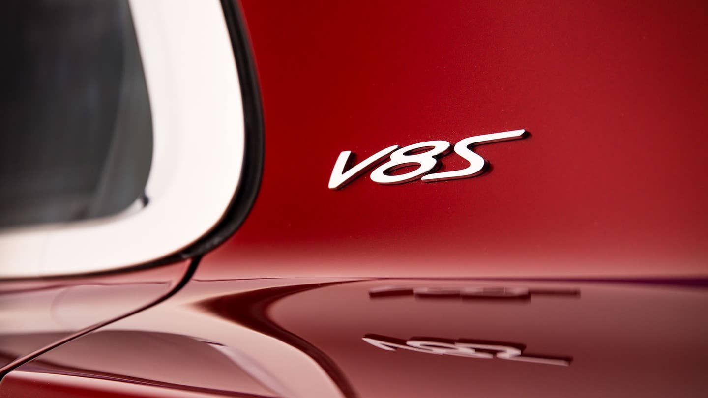 The Bentley Flying Spur&#8217;s &#8220;V8S&#8221; Logo Is Plain Wrong
