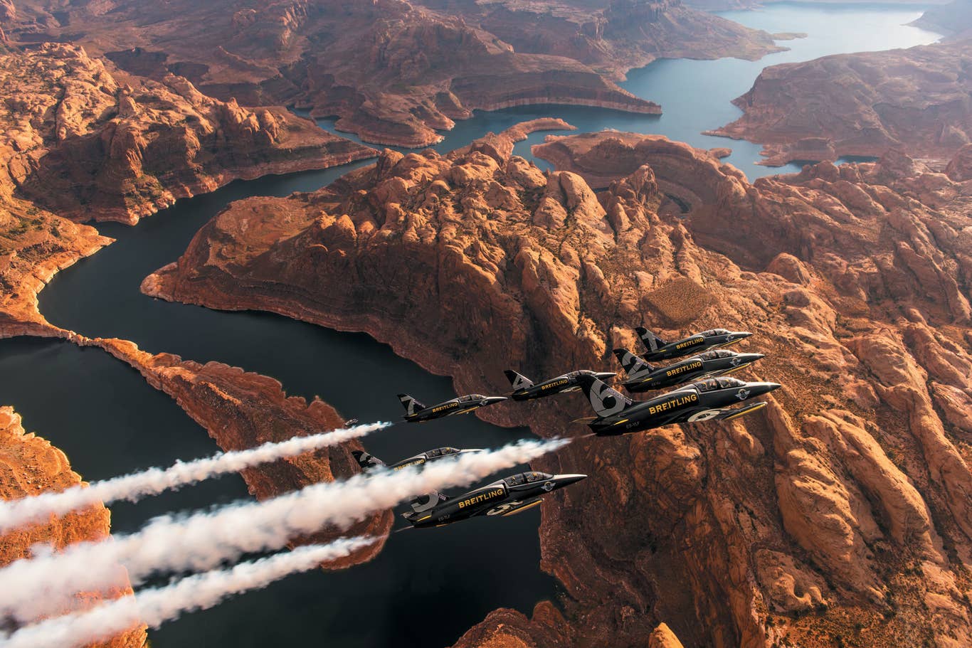The Glory of the Breitling Jet Team’s American Tour