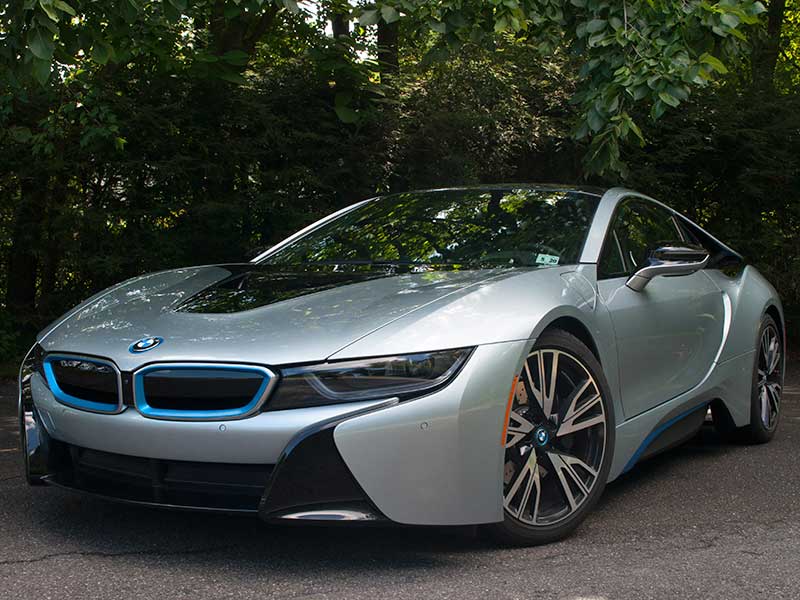 Here are 4 Things I Learned Driving a BMW i8 Last Weekend