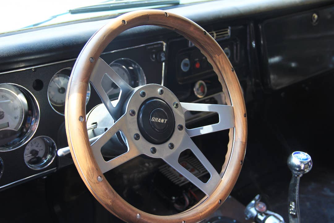 chevy-c10-mopar-engine-grant-steering-wheel.jpg