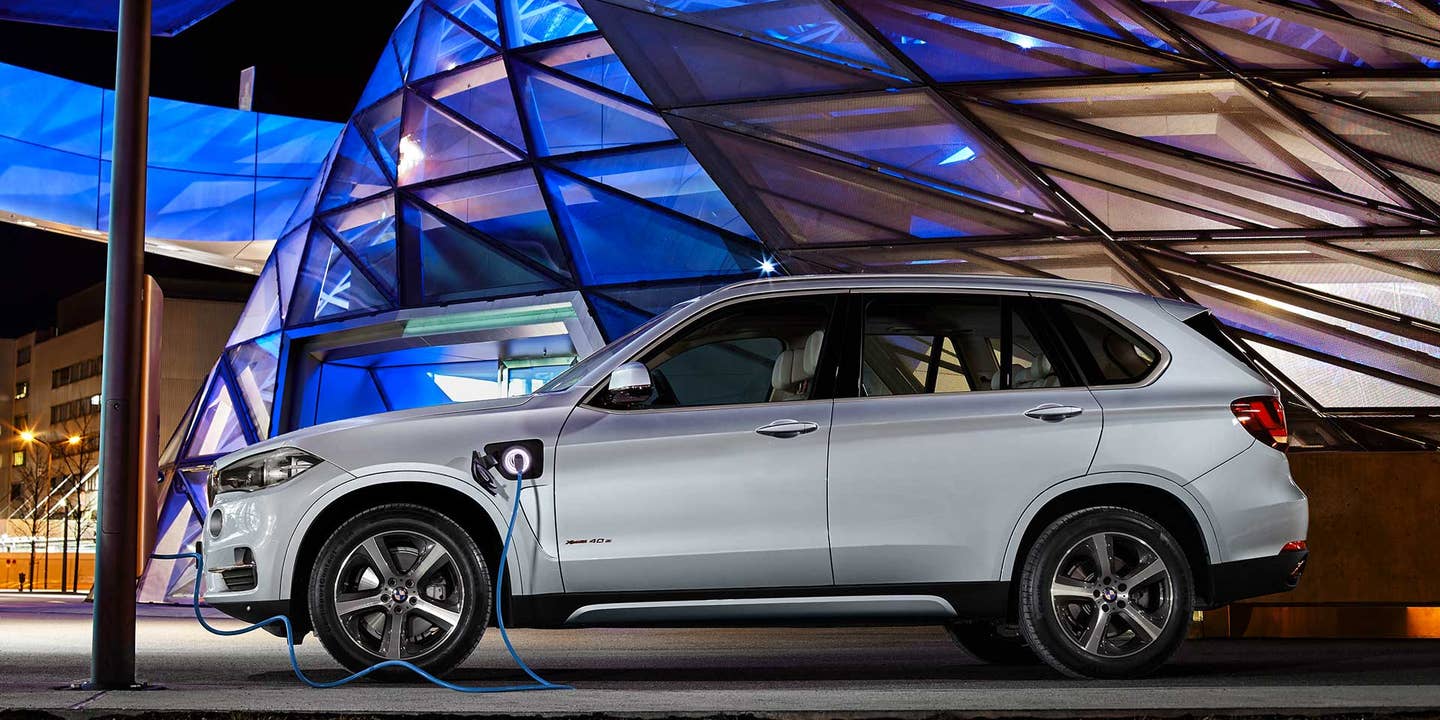 The BMW X5 xDrive 40e and Paper Knives