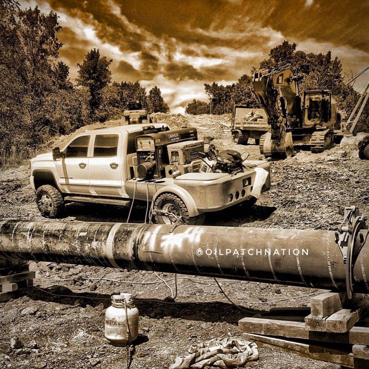custom-welding-rigs-instagram-oilpatchnation_mr_make_you_famous22.jpg