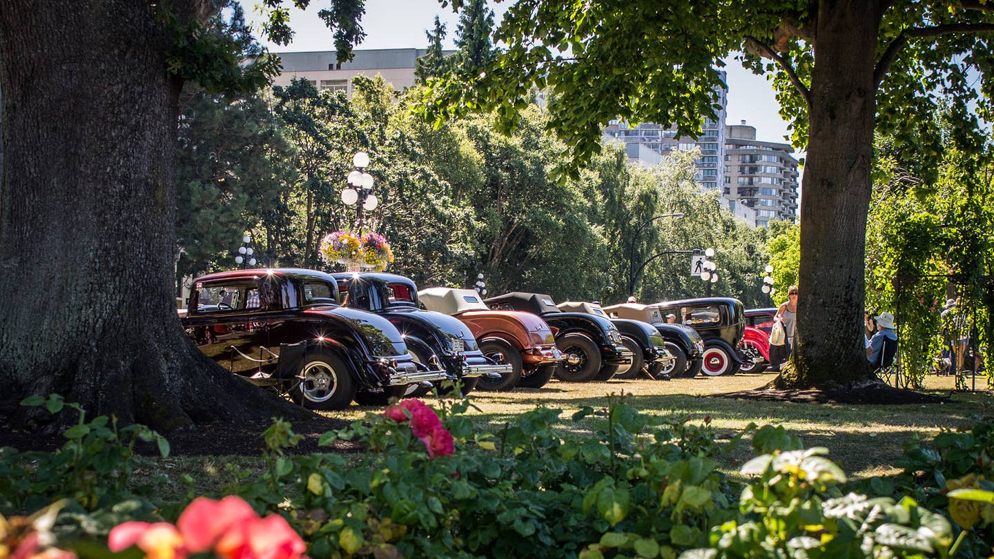 Watch 1100 &#8217;32 Ford Hot-Rods Take Over an Entire City