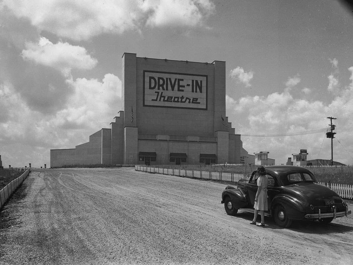 drive-in-movie-theaters-art-16.jpg