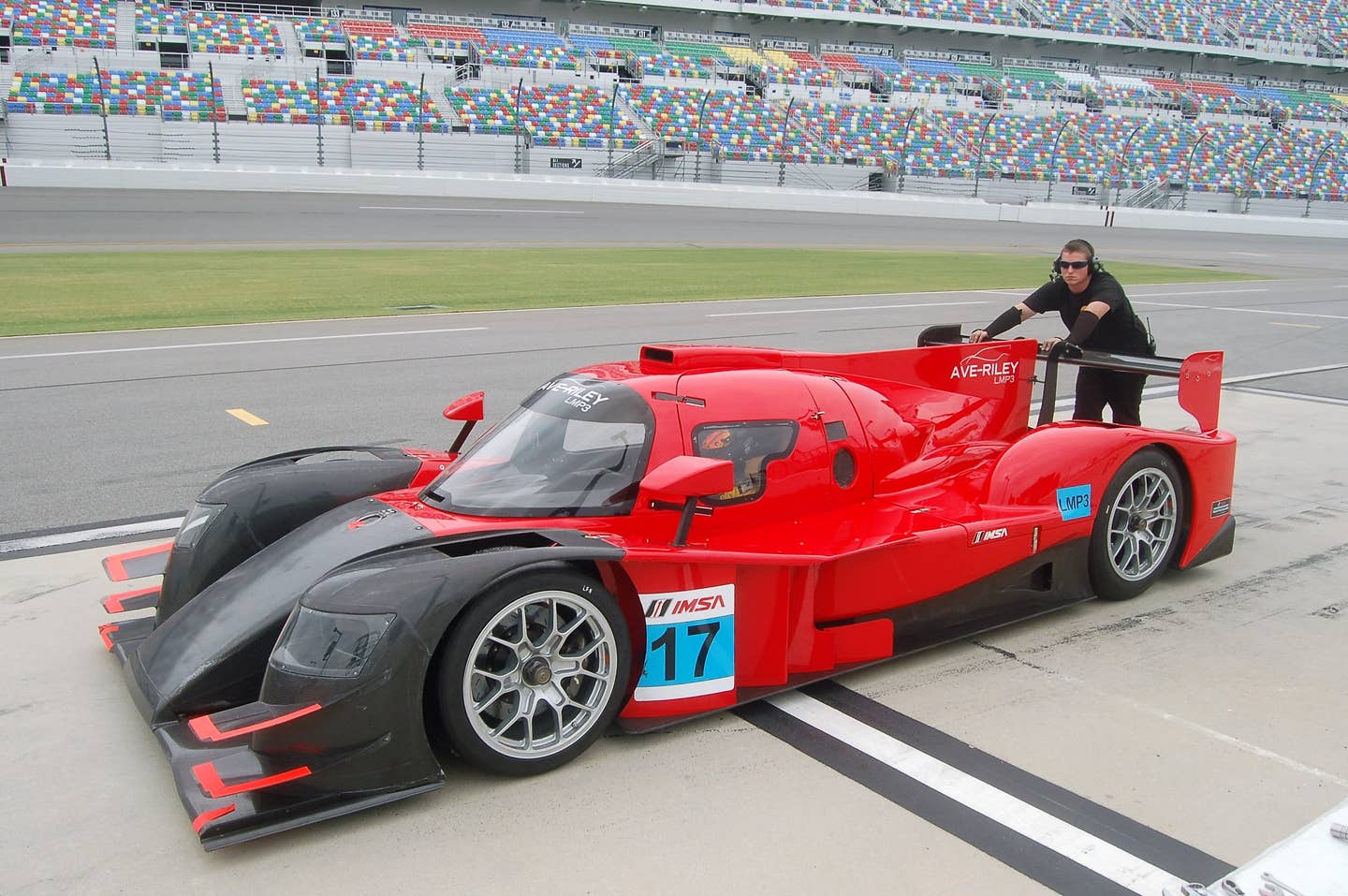 Here’s a Look at the New Ave-Riley AR2 LMP3 on Track