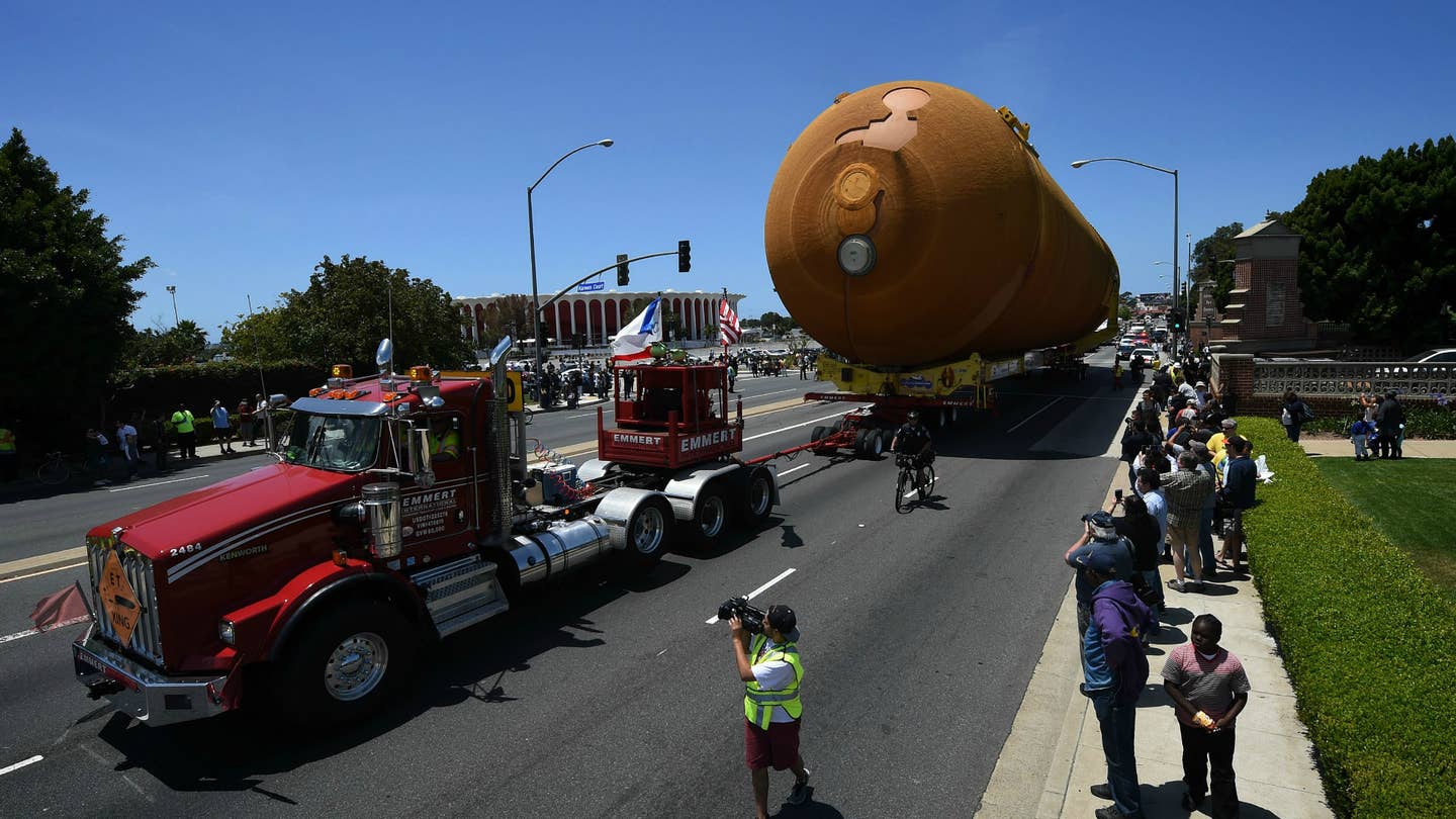 NASA Fuel Tank Rides Through the Streets of L.A.