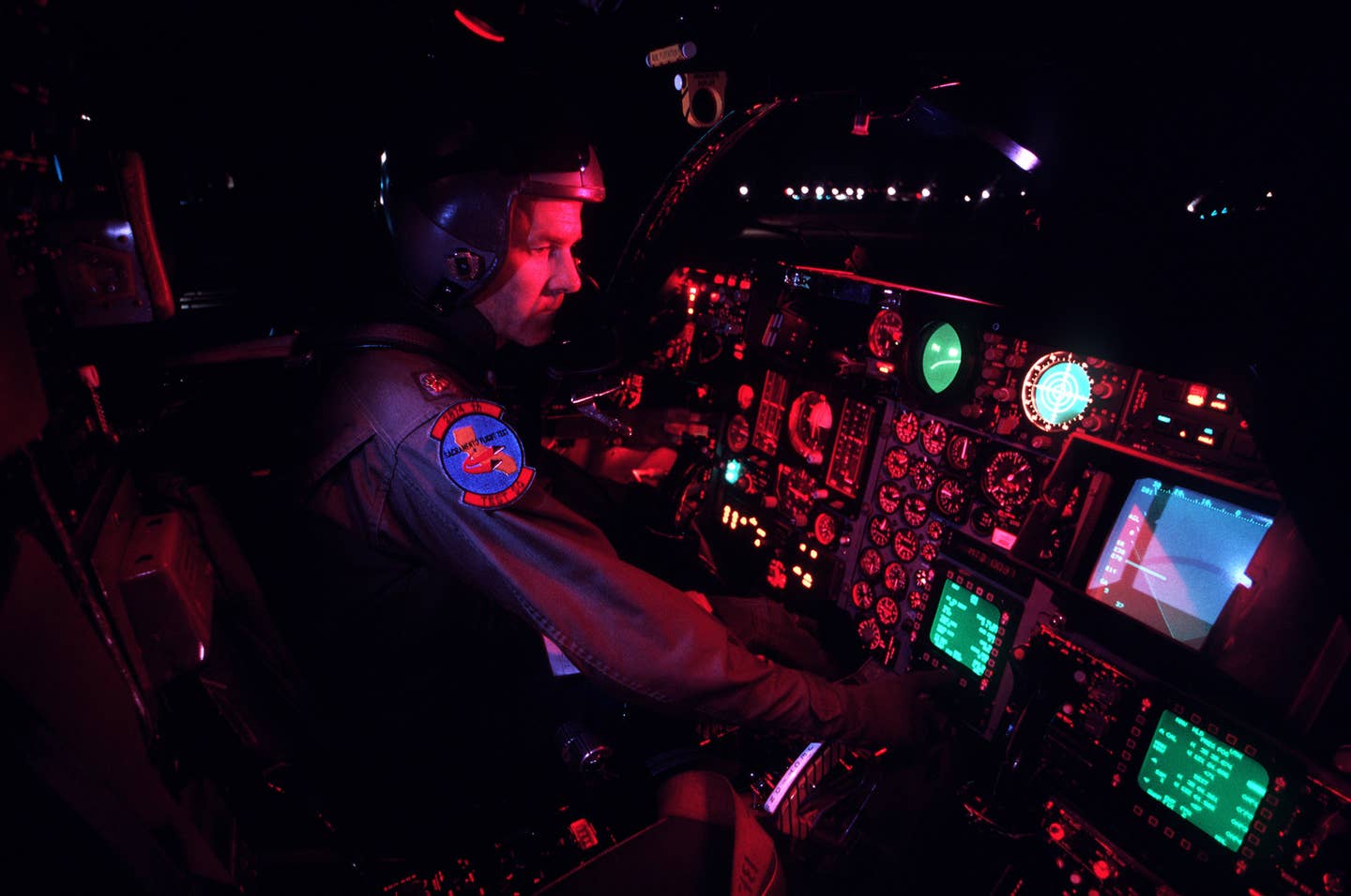 f-111_night_cockpit.jpg
