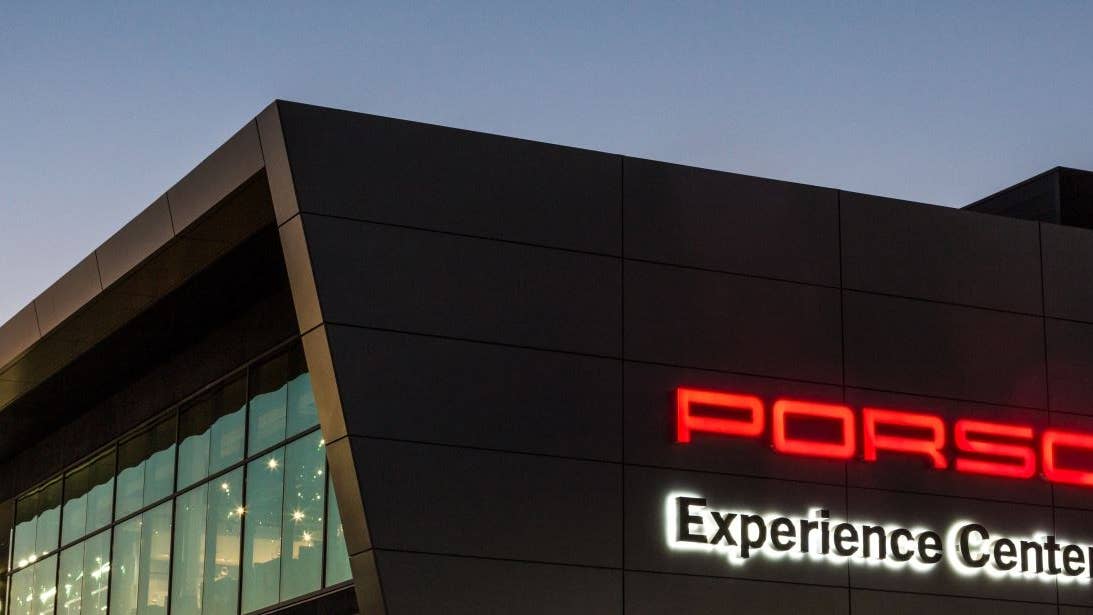 Porsche&#8217;s Los Angeles Experience Center Is Now Open!