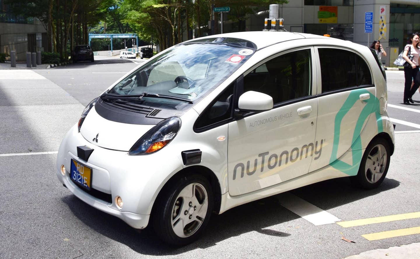 The World’s First Self-Driving Taxis Are Now Roaming Singapore