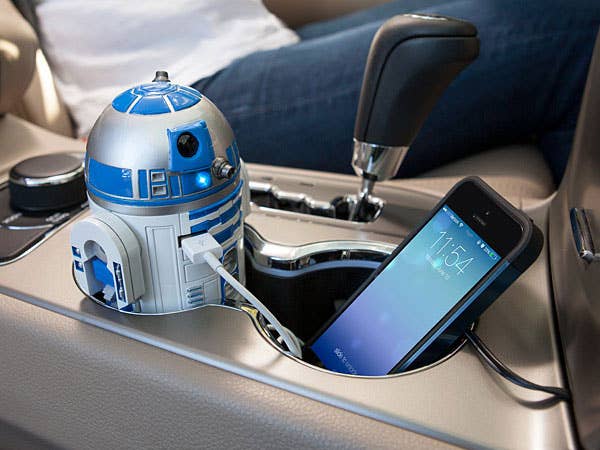 starwarsgiftguide_r2d2charger_art.jpg