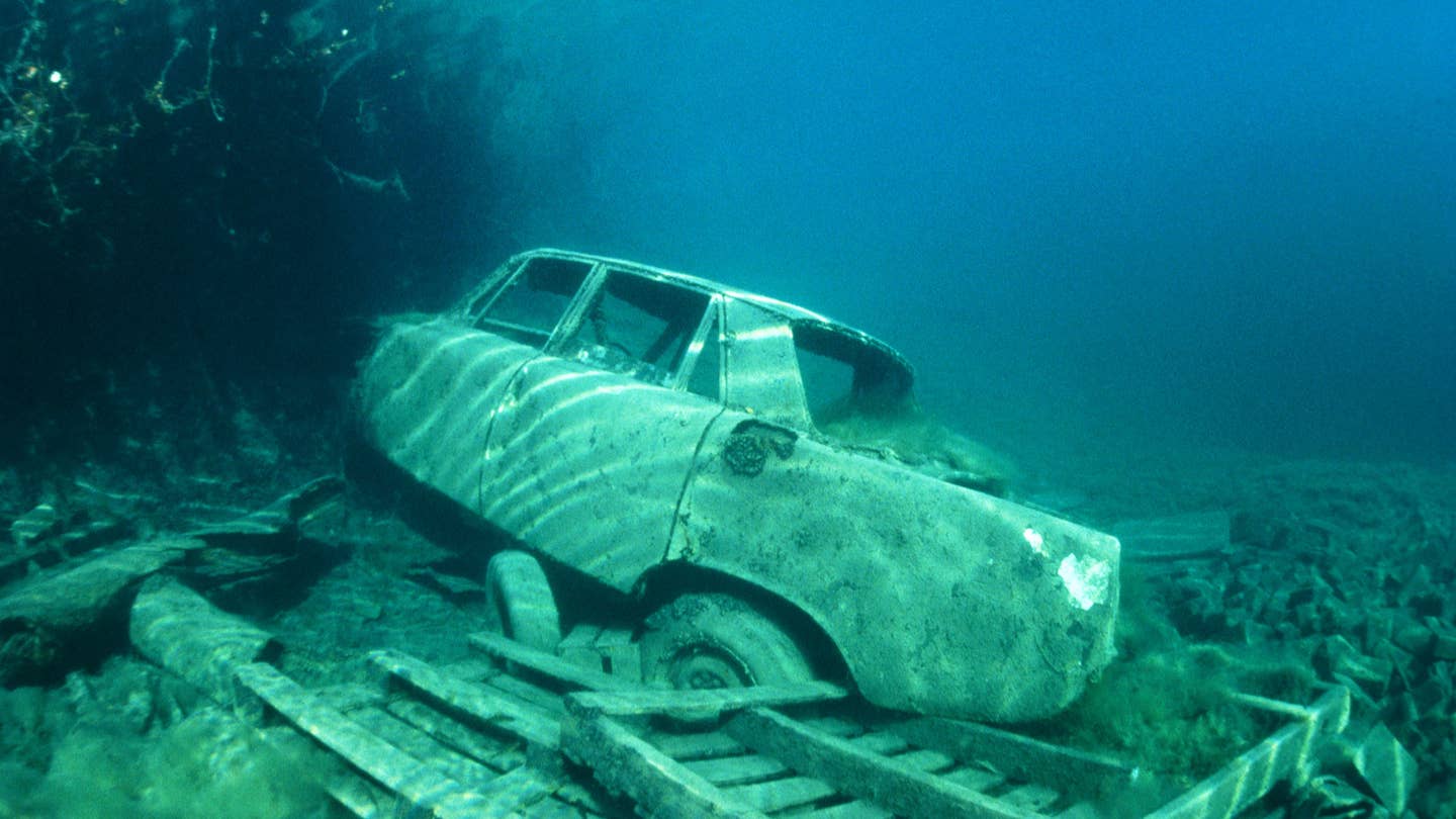 underwatercars_ss_2.jpg