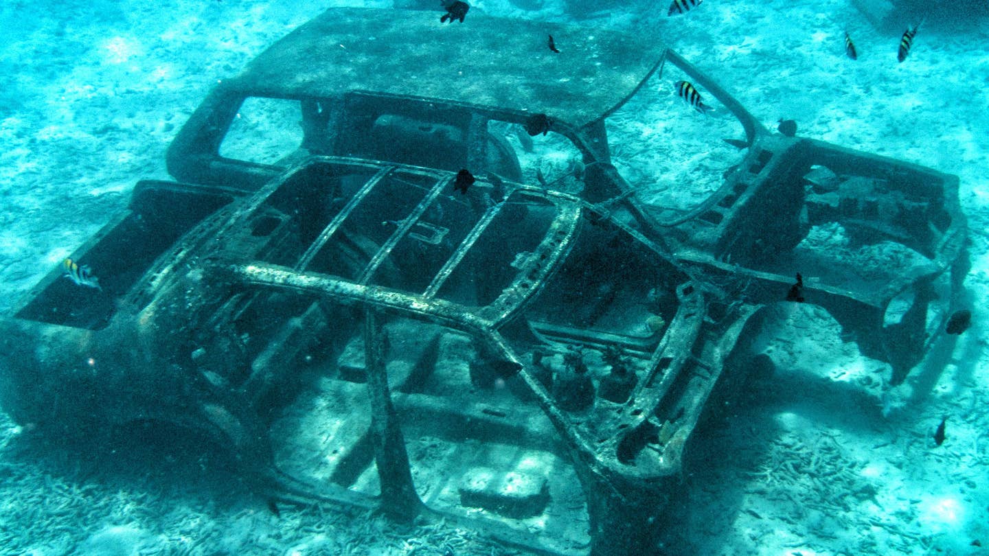underwatercars_ss_4.jpg
