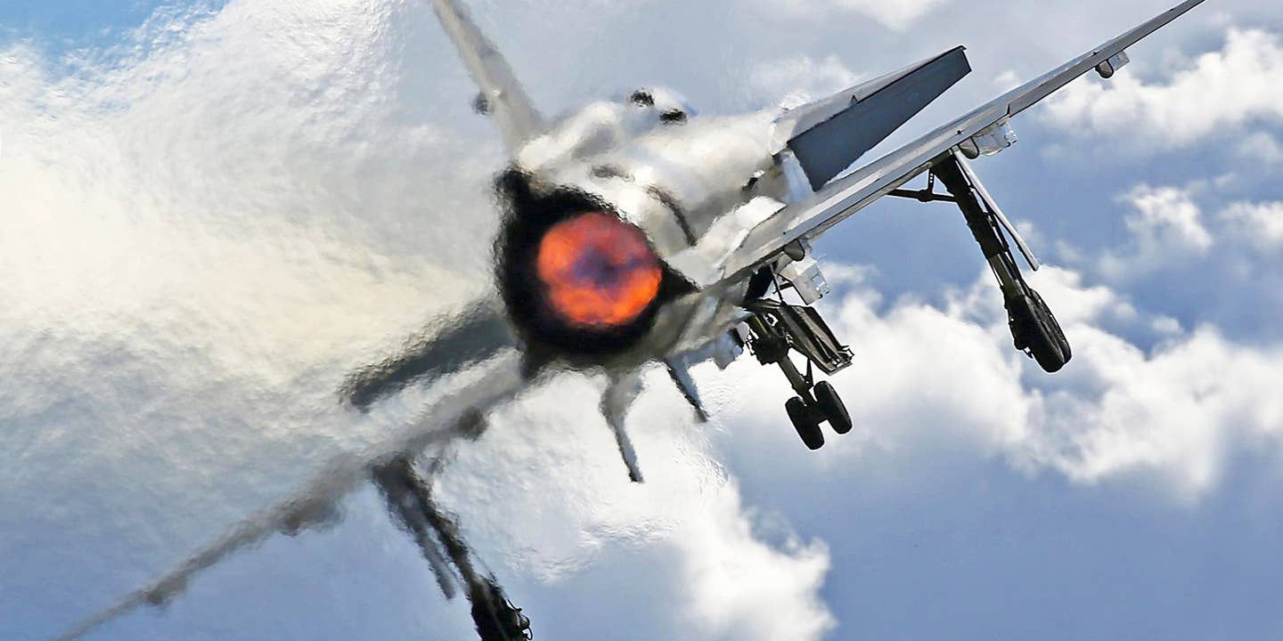 SAAB&#8217;s Viggen Could Stick a Landing and Takeoff Again Like No Other Fighter