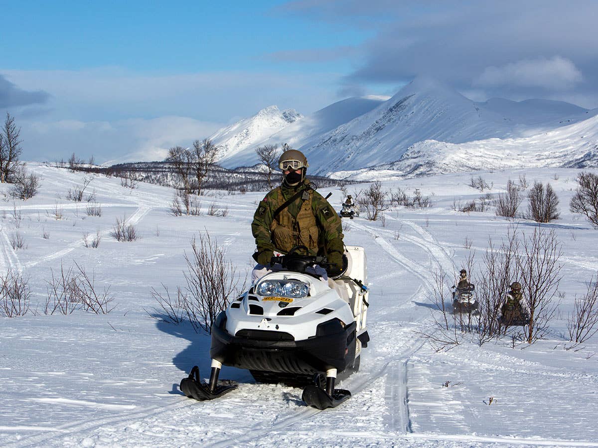 winterizedmilitaryvehicles_norwegianarmysnowmobile_art.jpg