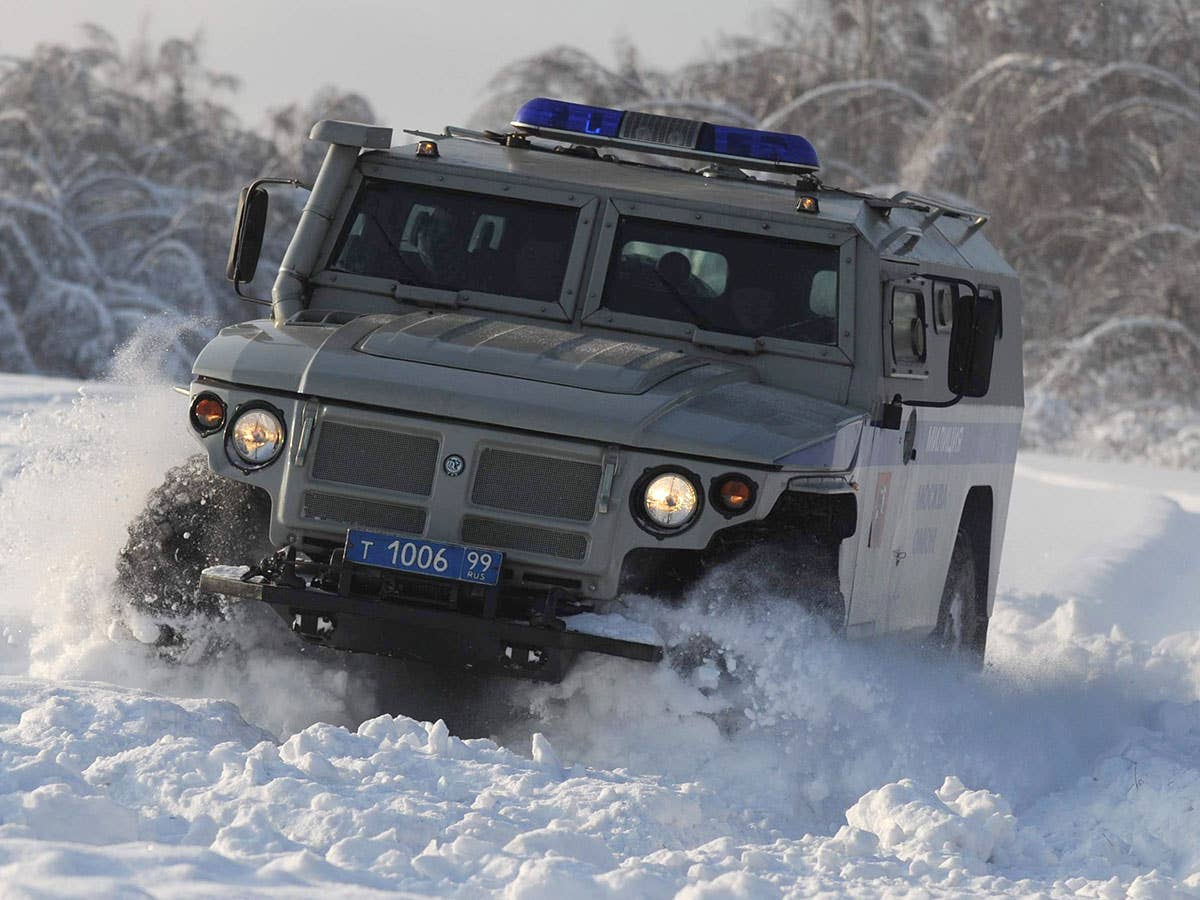winterizedmilitaryvehicles_russiantiger4x4_art.jpg