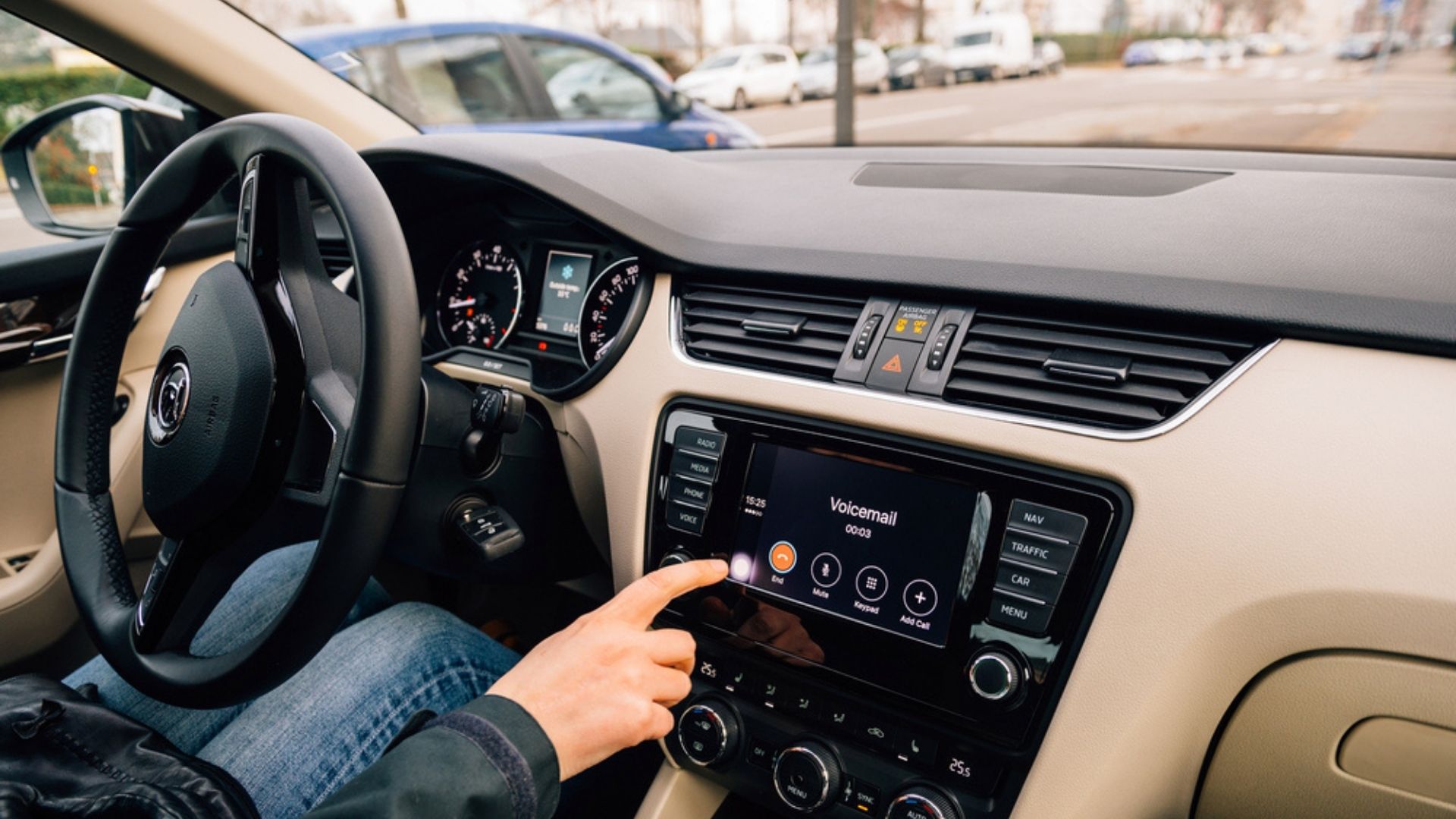 Android Auto without a touch screen is weird, but I kinda dig it - Android  Central : r/Android