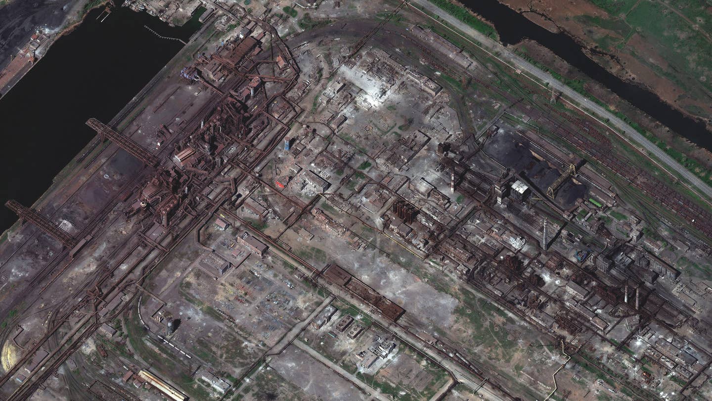 The western part of the Azovstal metallurgy complex is in ruin. (<em>Imagery by Maxar Technologies</em>.)