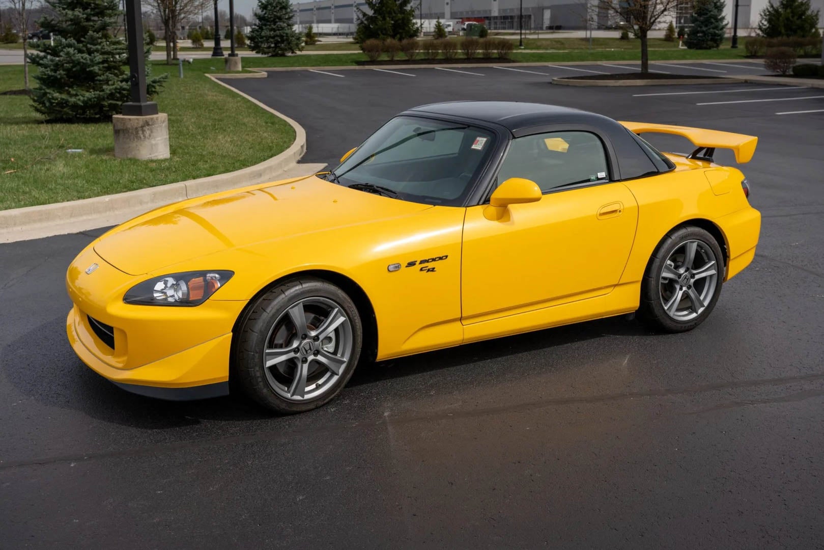 Ultra-Rare 123-Mile Honda S2000 CR Sells for an Eye-Watering 0,000