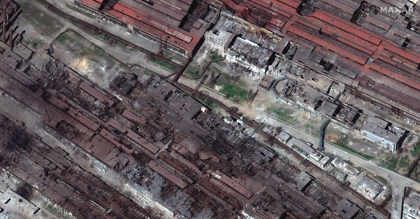 Maxar satellite imagery closer view of the Azovstal Steel Plant in Mariupol, Ukraine. (<em>Satellite image (c) 2022 Maxar Technologies</em>).