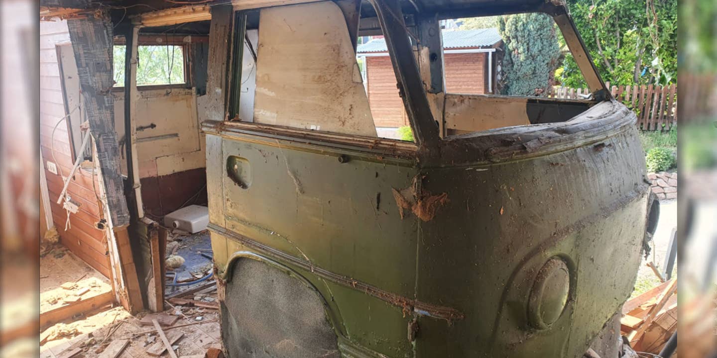 Family Finds Home’s Bathroom Was Made From an Old Ford Transit Van