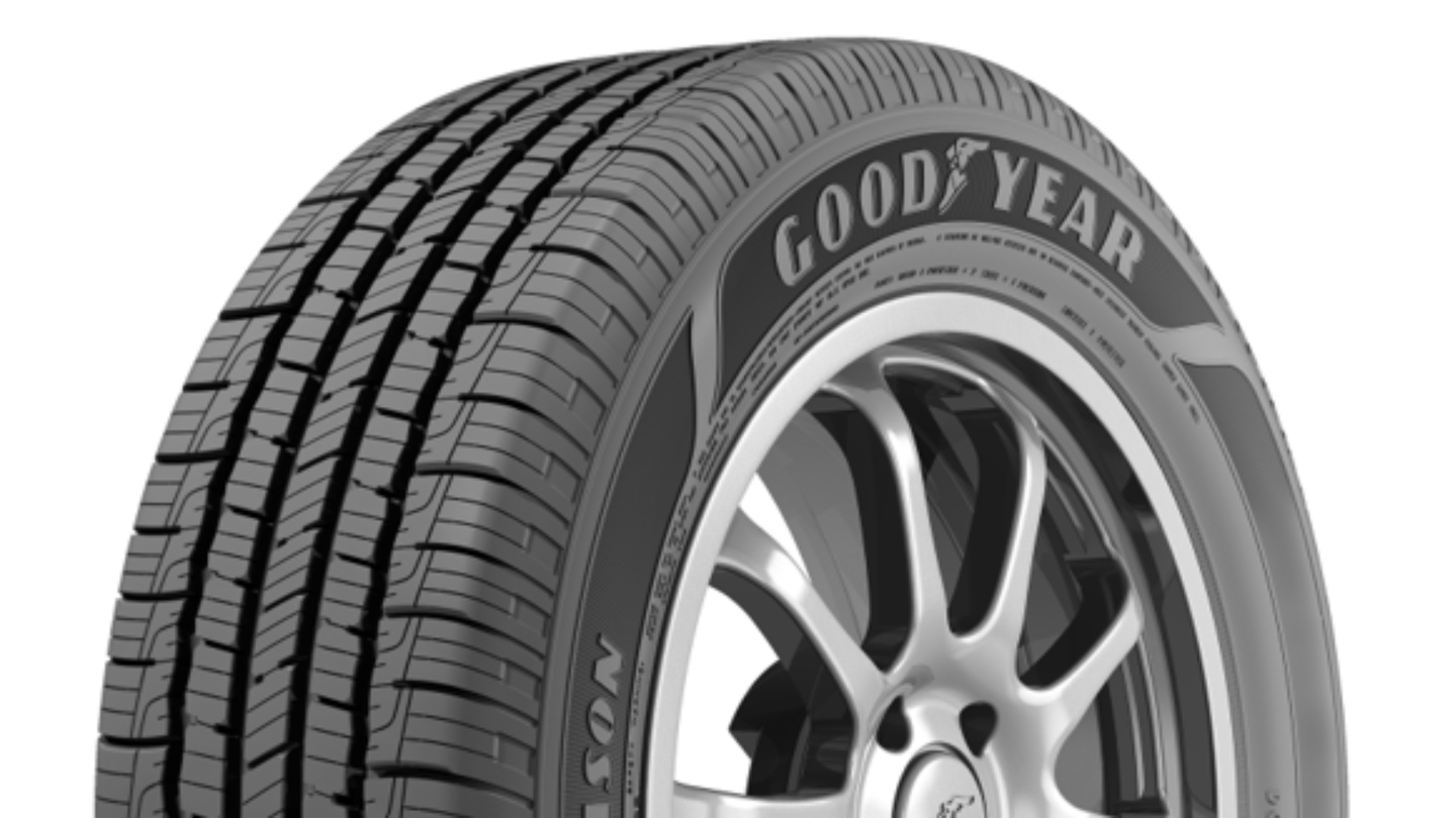 Goodyear Reliant All-Season 215_55R16 93V Tire