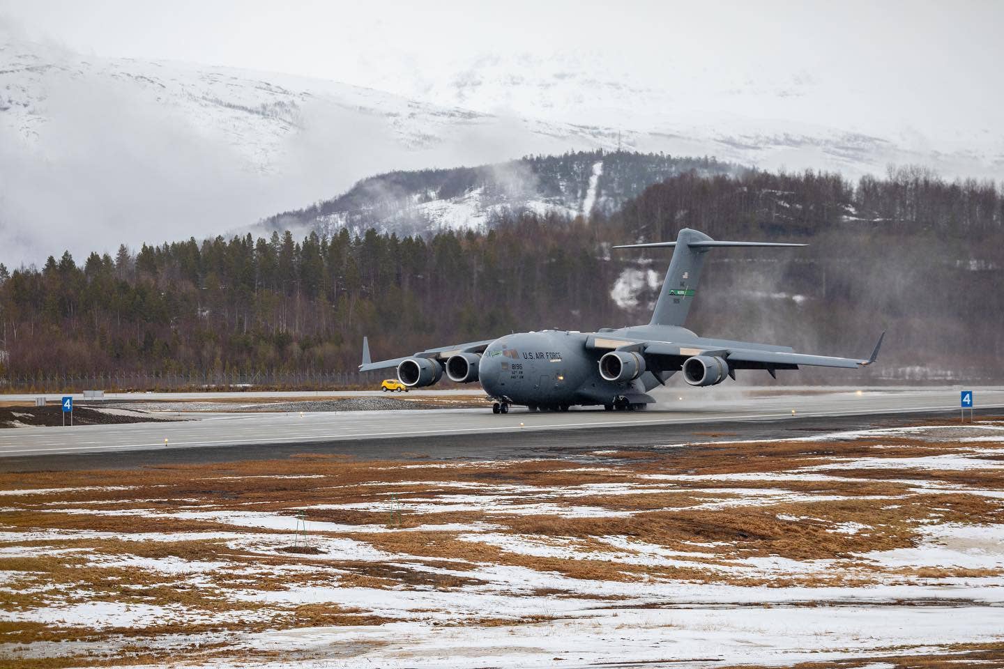 A US Air Force C-17A Globemaster III arrives at Bardufoss Air Station in Norway on May 10, 2022. <em>Forsvaret</em>