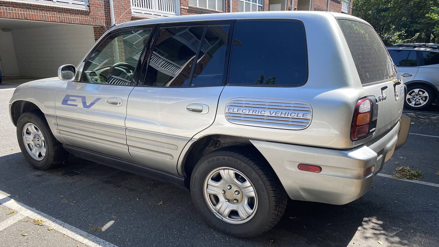 There’s an Uber-Rare 2002 Toyota RAV4 EV for Sale on Craigslist