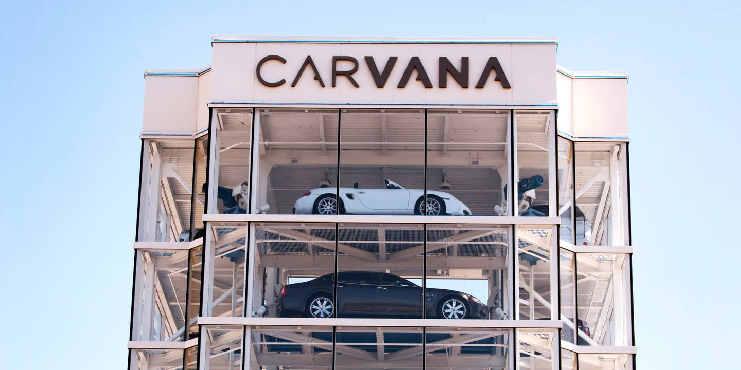 Carvana Cuts 2500 Jobs Because the Car Market’s So Bleak