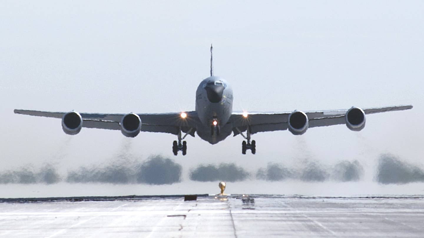KC-135R Tanker Autopilots Still Suffering From Dangerous Anomalies