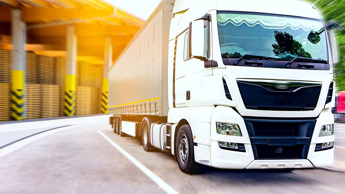 Transport Safely With the Best Commercial Truck Insurance Companies