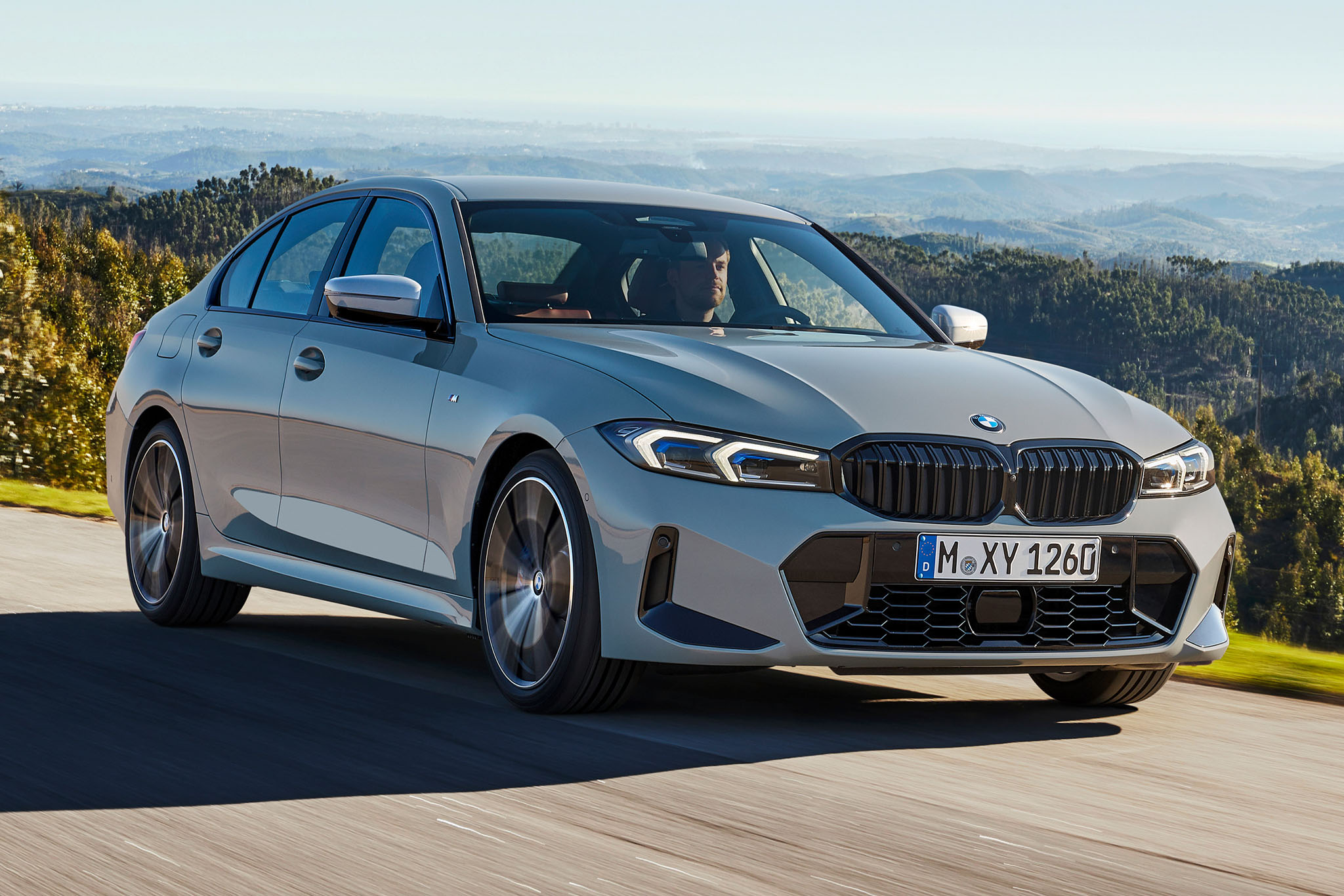 2023 BMW 3 Series Facelift Marries Small Grille With Big Screen