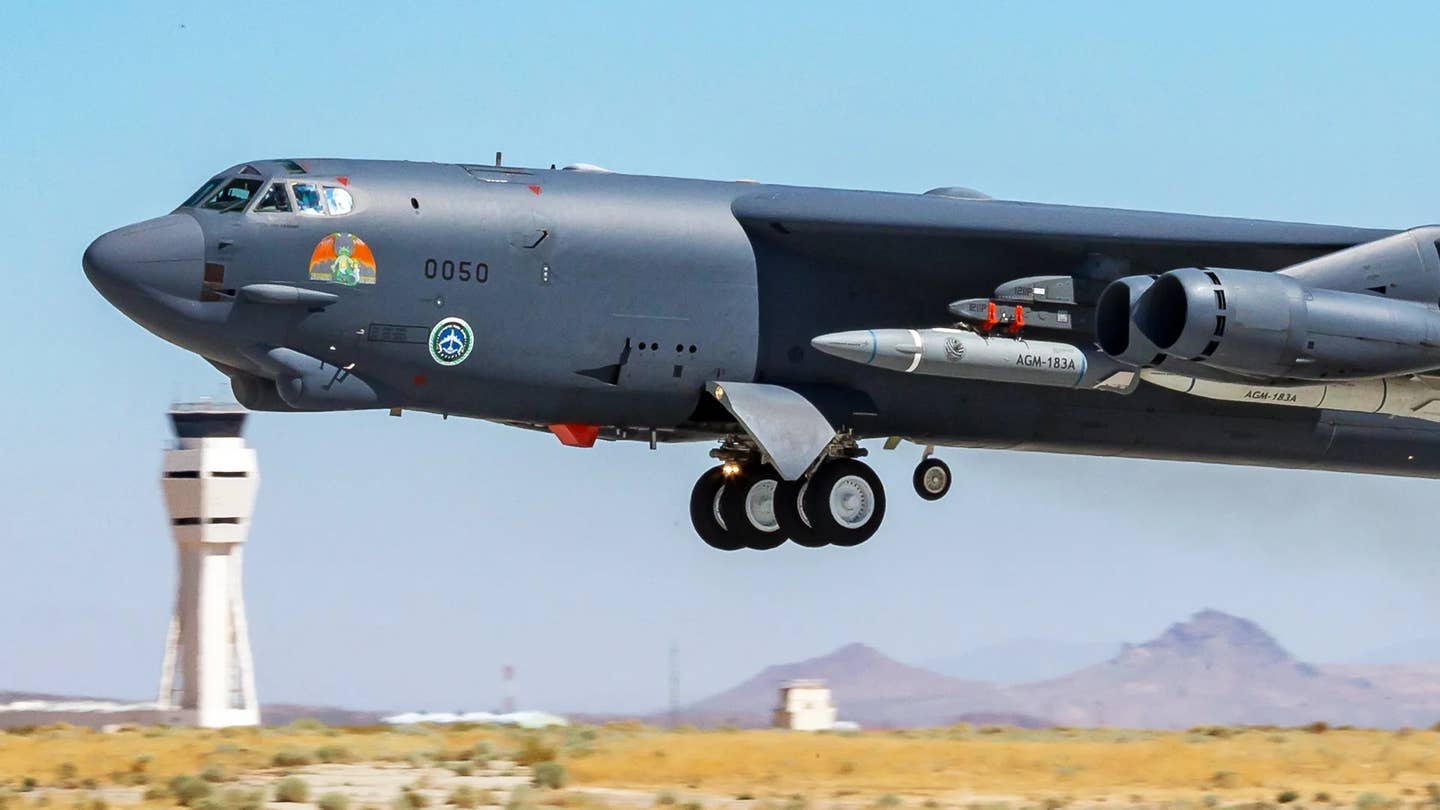B-52 ARRW Hypersonic Launch