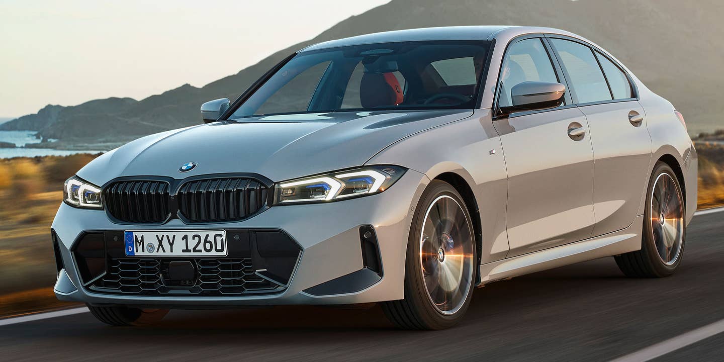 2023 BMW 3 Series Facelift Marries Small Grille With Big Screen