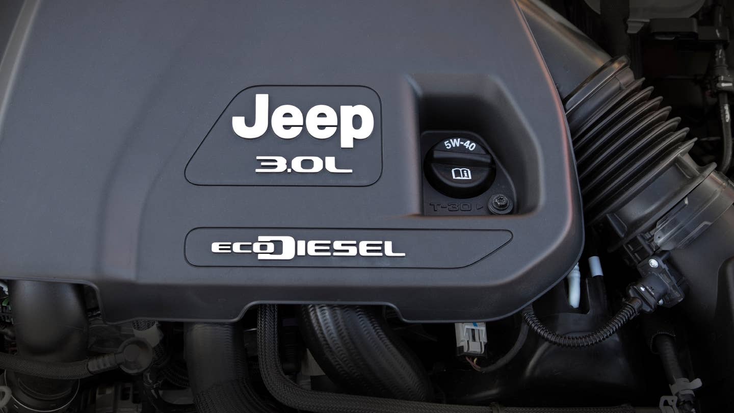 Engine cover of a 3.0-liter Ecodiesel V6 in a 2022 Jeep Wrangler