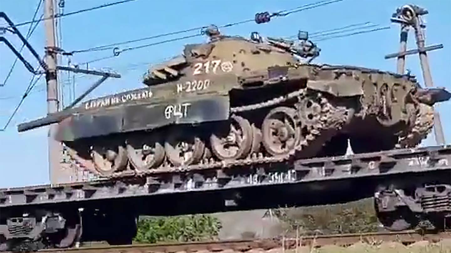 Russia Deploys 50-Year-Old T-62 Tanks To Ukraine