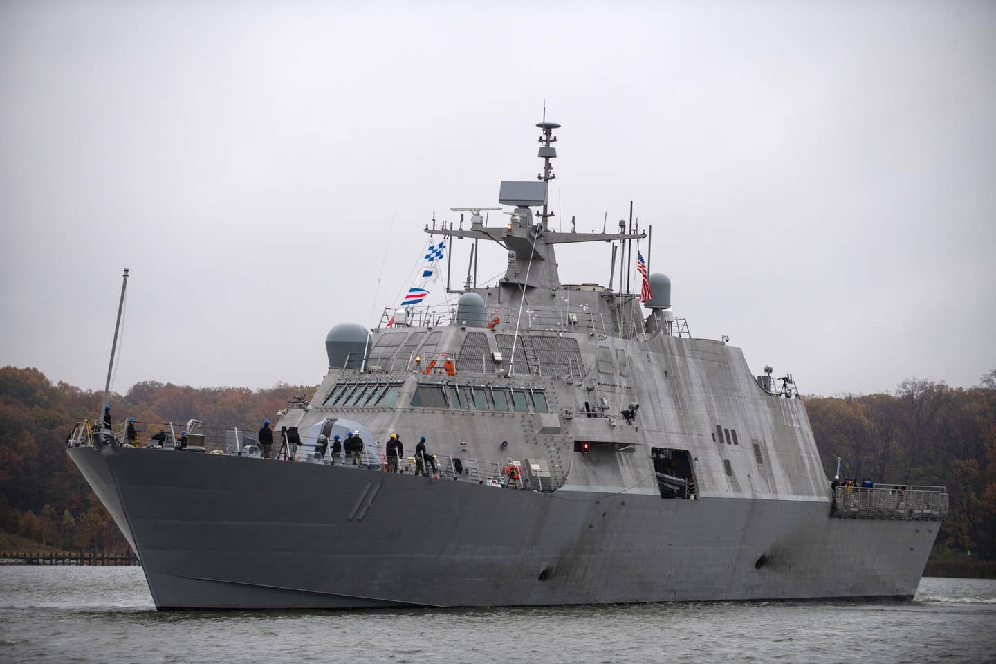USS <em>Sioux City</em> (LCS 11) transits the Severn River before it arrives at the U.S. Naval Academy, November 13, 2018. <em>U.S. Navy photo by Mass Communication Specialist 2nd Class Nathan Burke.</em>