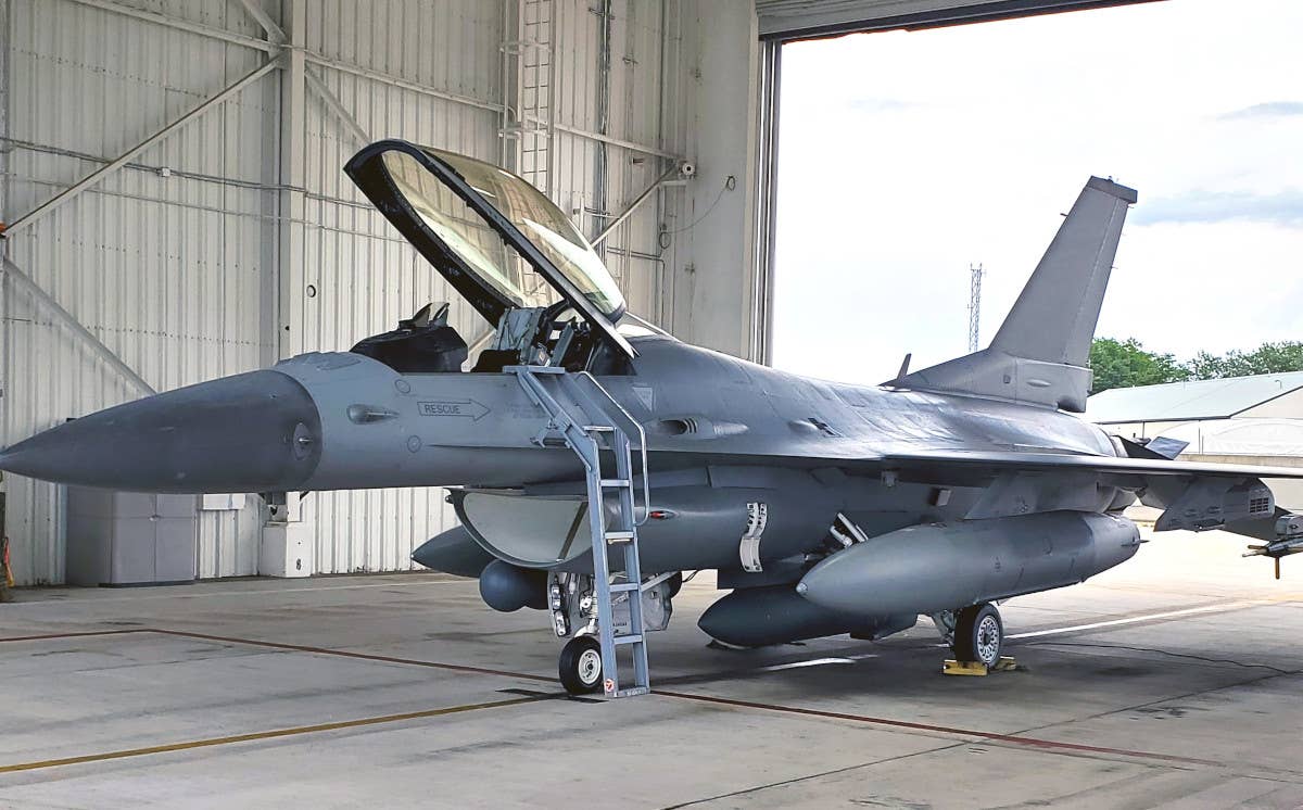 An Air Force F-16C with an AN/ASQ-236 Dragon's Eye radar pod on its centerline station. <em>Northrop Grumman</em>