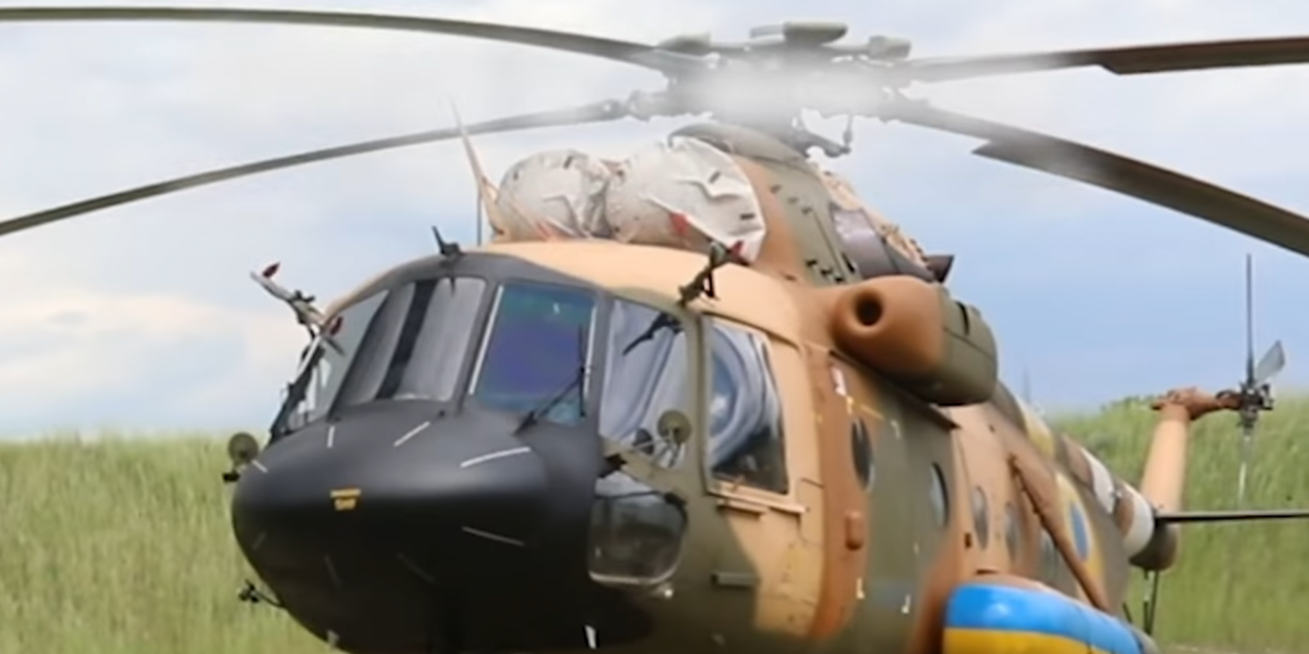 Afghan Mi-17 painted as Ukrainian